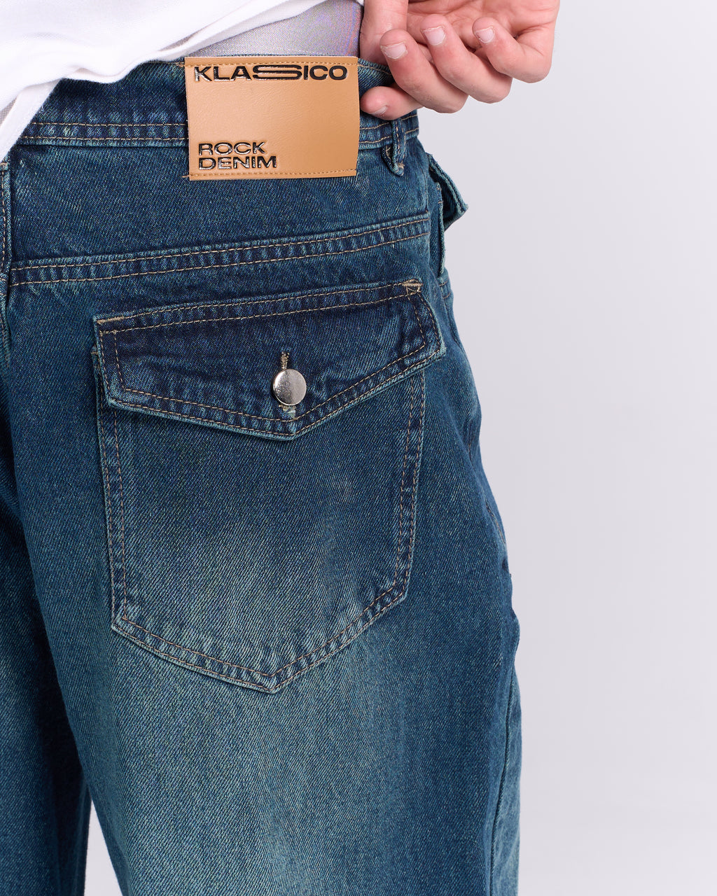 THE BLUE DENIM BRUSH