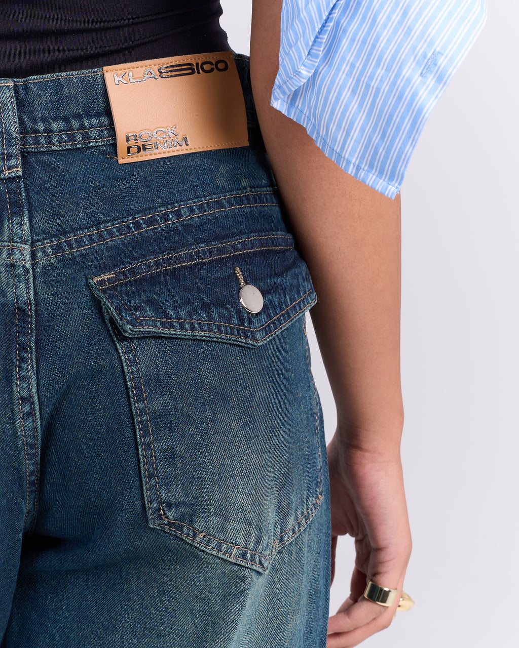 THE BLUE DENIM BRUSH