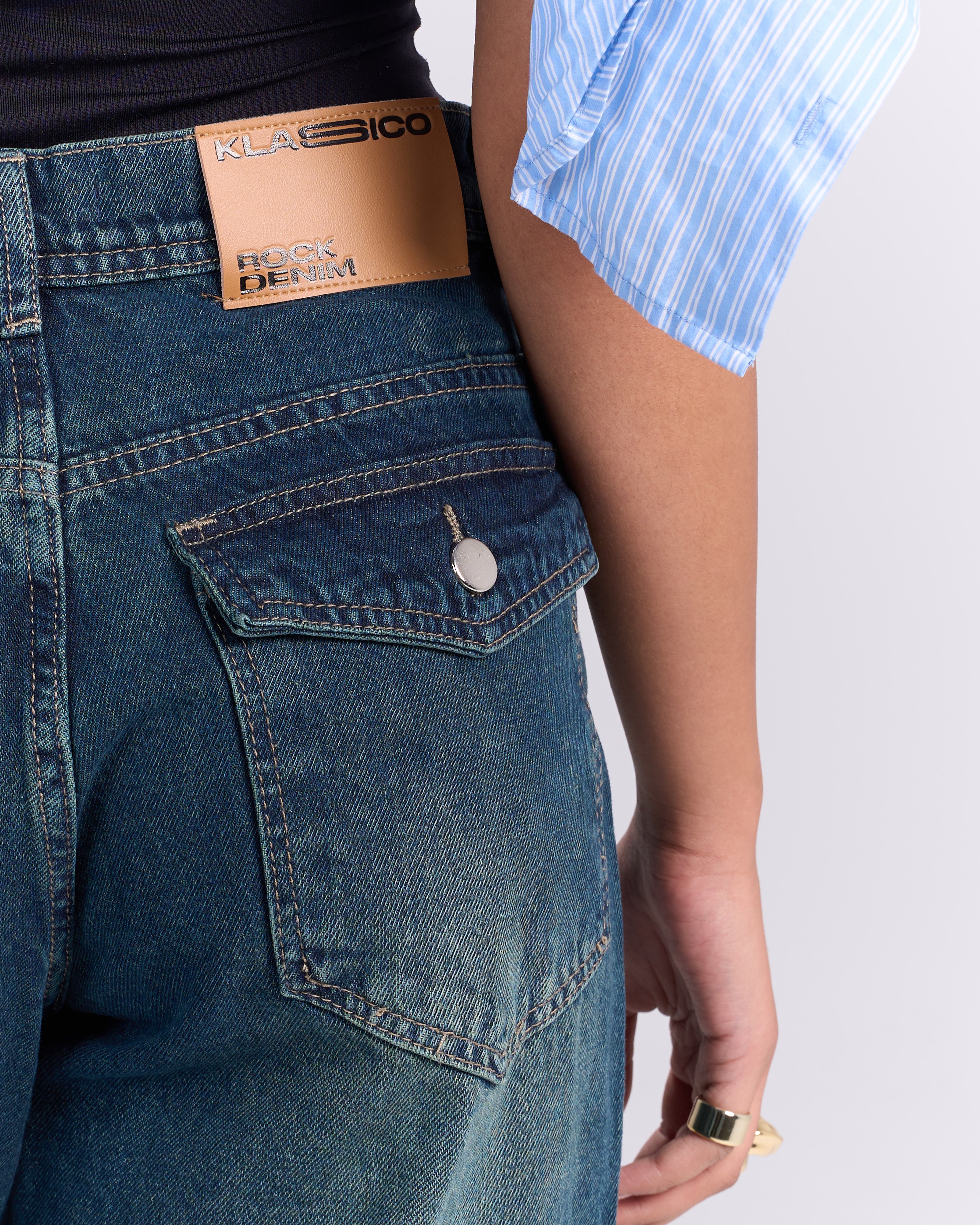 THE BLUE DENIM BRUSH