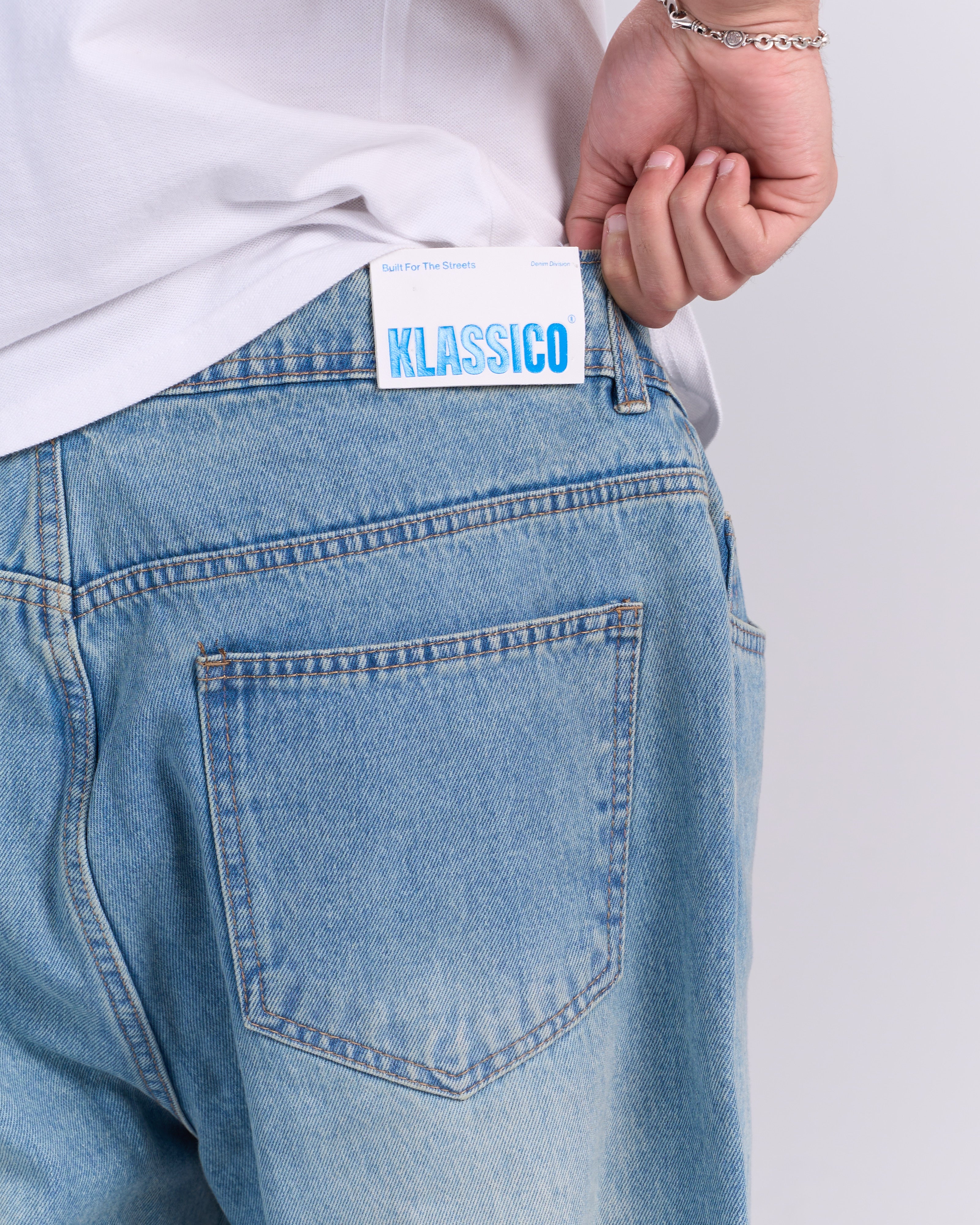 Klassico Straight Fit – Light Blue